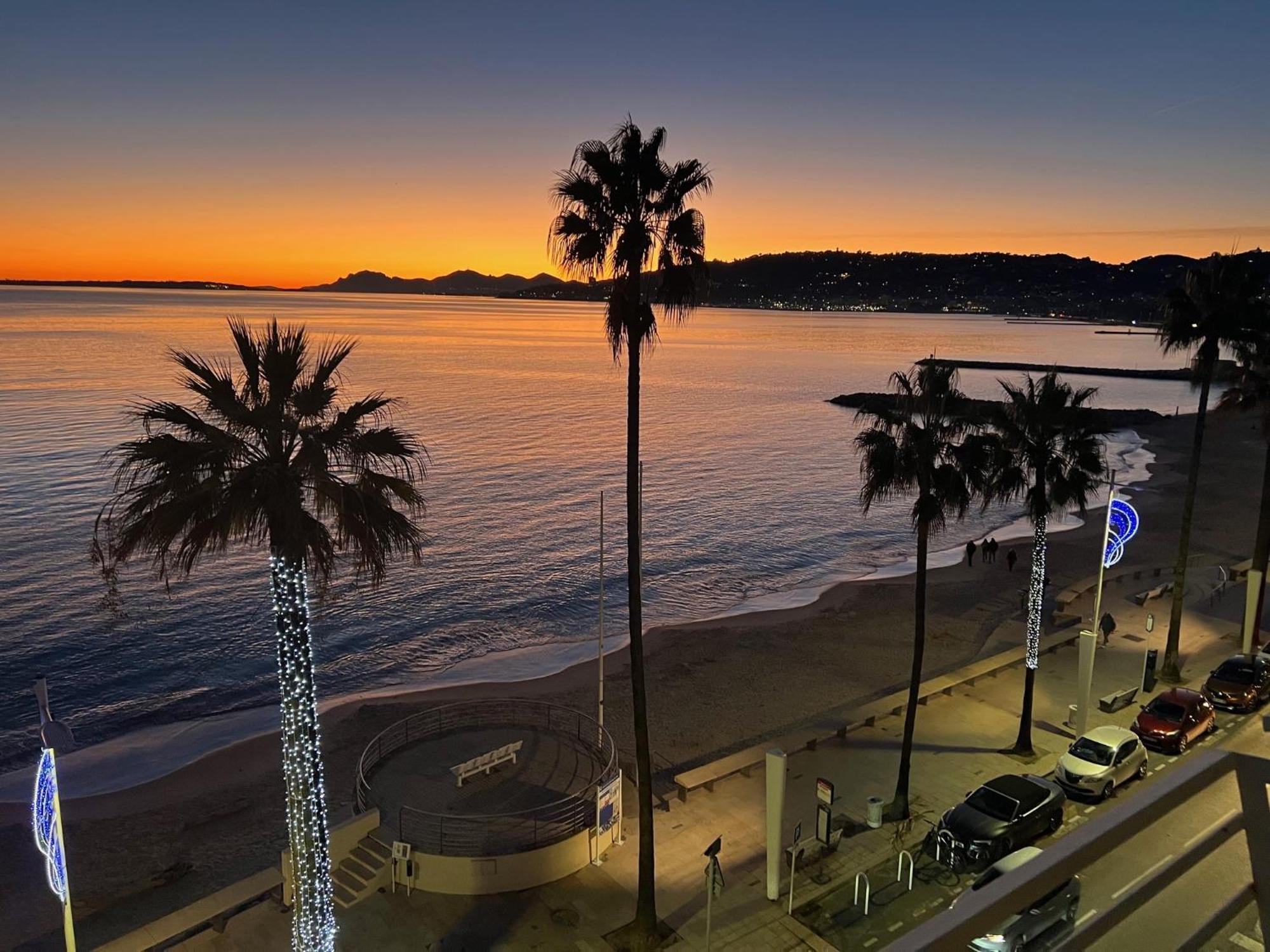 Residence Le Soleil Juan-les-Pins Exterior photo